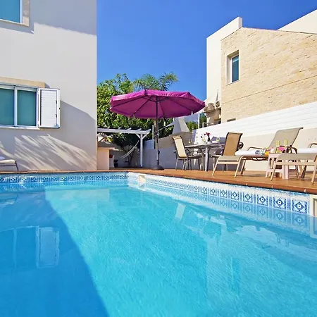 Villa Athina *